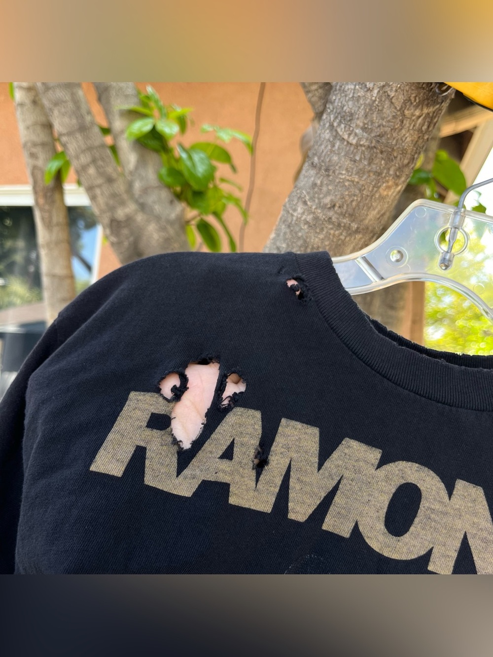 Brandy Melville Ramones Distressed Graphic Band T- Shirt in Black ! - Picture 3 of 9